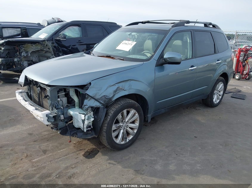 JF2SHAEC1DH422653 2013 SUBARU FORESTER photo no. 2