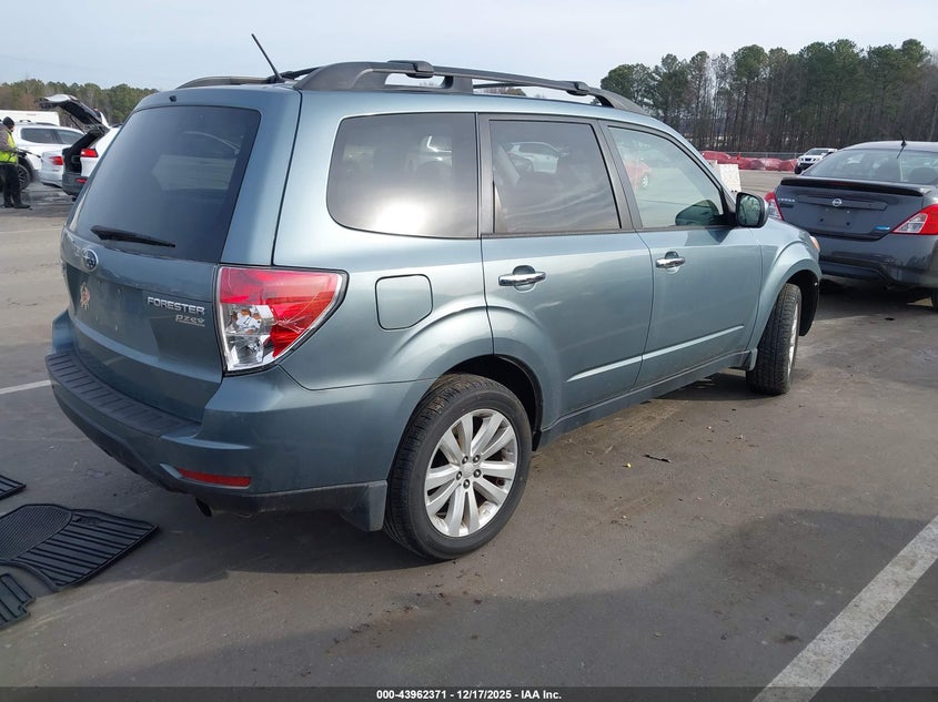 JF2SHAEC1DH422653 2013 SUBARU FORESTER photo no. 4