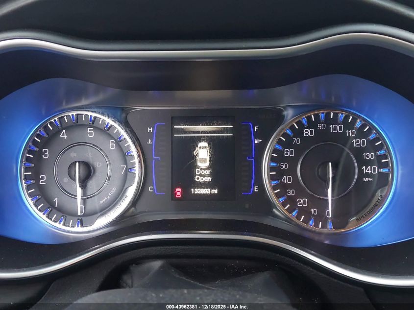 2015 Chrysler 200 Limited VIN: 1C3CCCAB2FN690016 Lot: 43962381