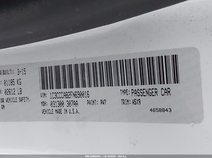 2015 Chrysler 200 Limited VIN: 1C3CCCAB2FN690016 Lot: 43962381