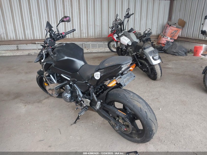 VIN JKAEREG16HDA01033 2017 KAWASAKI ER650 G