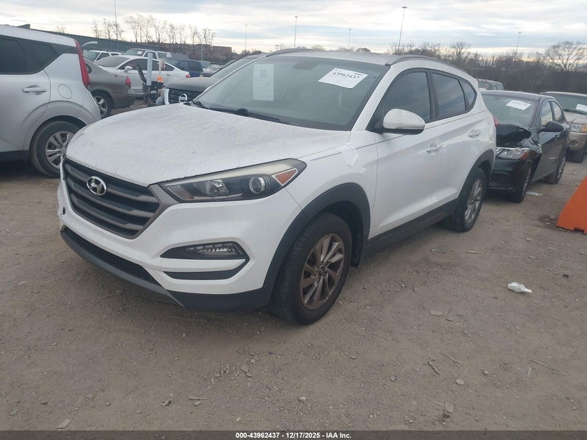 2016 HYUNDAI TUCSON auction photo 2