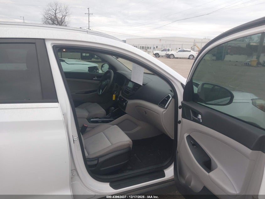 2016 HYUNDAI TUCSON auction photo 5