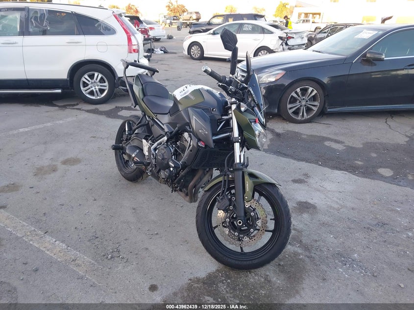 VIN JKAEREH11JDA22649 2018 KAWASAKI ER650 H