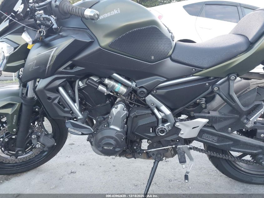 2018 Kawasaki Er650 H VIN: JKAEREH11JDA22649 Lot: 43962439