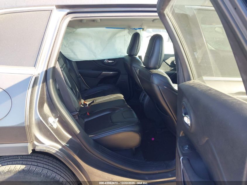 2019 Jeep Cherokee Latitude Plus Fwd VIN: 1C4PJLLBXKD318679 Lot: 43962473