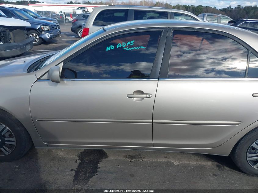 2004 Toyota Camry Le VIN: JTDBE32K540297668 Lot: 43962551