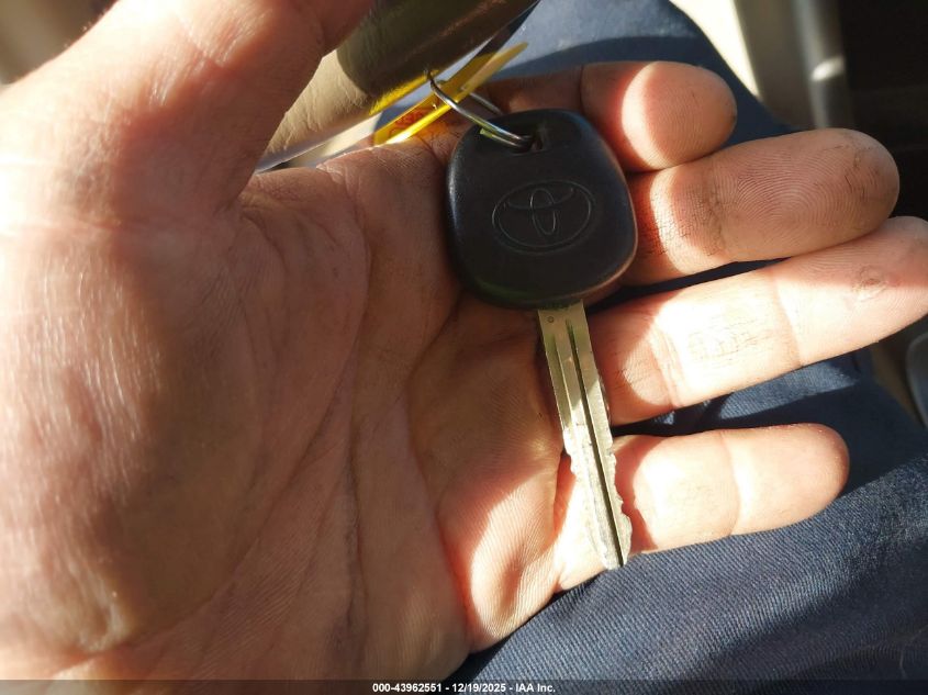 2004 Toyota Camry Le VIN: JTDBE32K540297668 Lot: 43962551