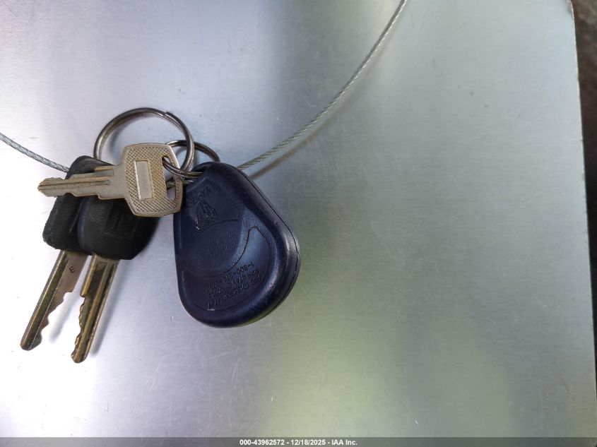 1994 GMC Suburban C1500 VIN: 1GKEC16K3RJ705267 Lot: 43962572