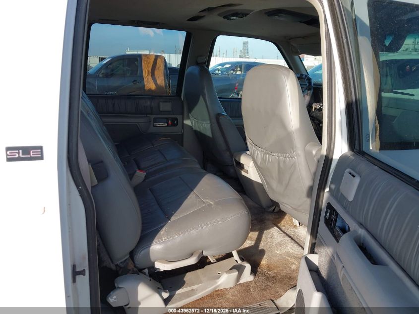 1994 GMC Suburban C1500 VIN: 1GKEC16K3RJ705267 Lot: 43962572