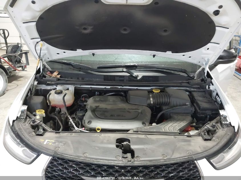 2025 Chrysler Pacifica - 2C4RC1BG6SR577090