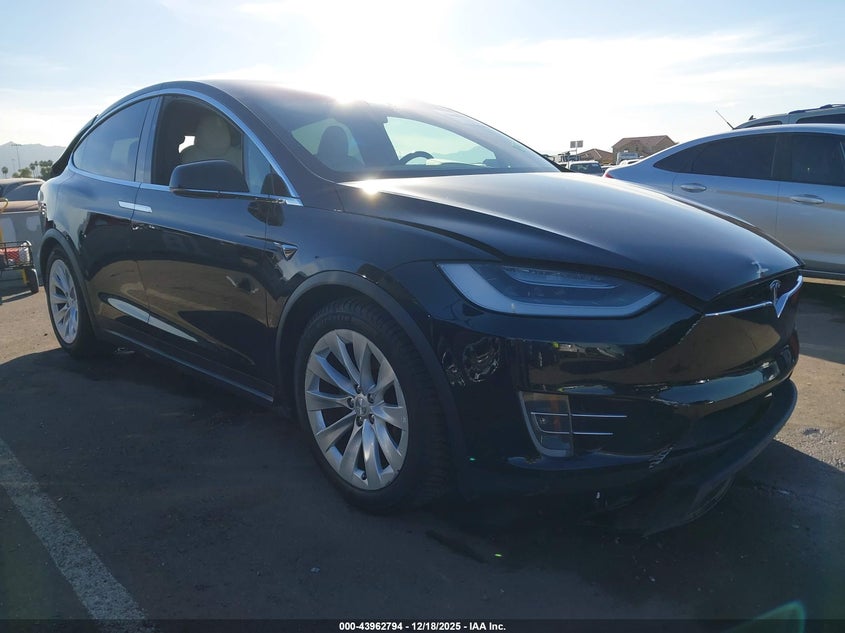 2021 TESLA MODEL X  (VIN: 5YJXCBE20MF320552)