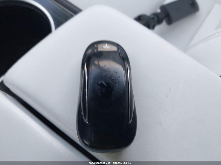 2016 Tesla Model X 75D/P100D/P90D VIN: 5YJXCBE44GFS00307 Lot: 43962802