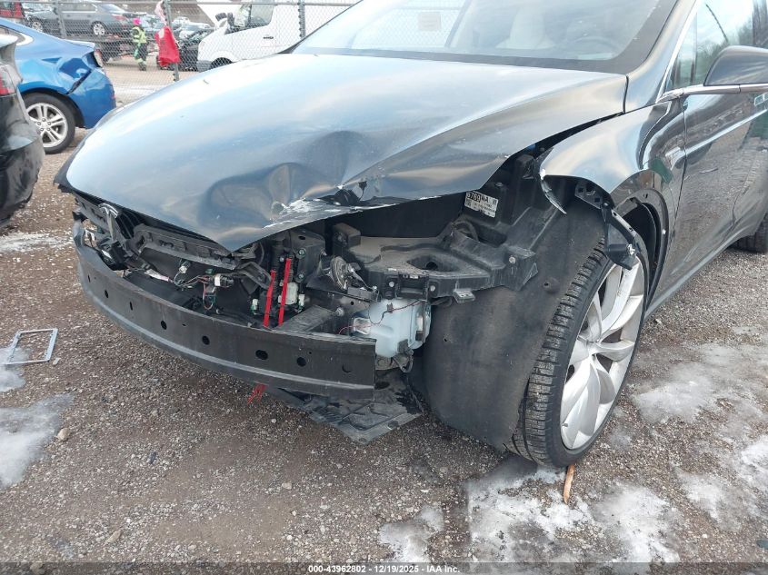 2016 Tesla Model X 75D/P100D/P90D VIN: 5YJXCBE44GFS00307 Lot: 43962802