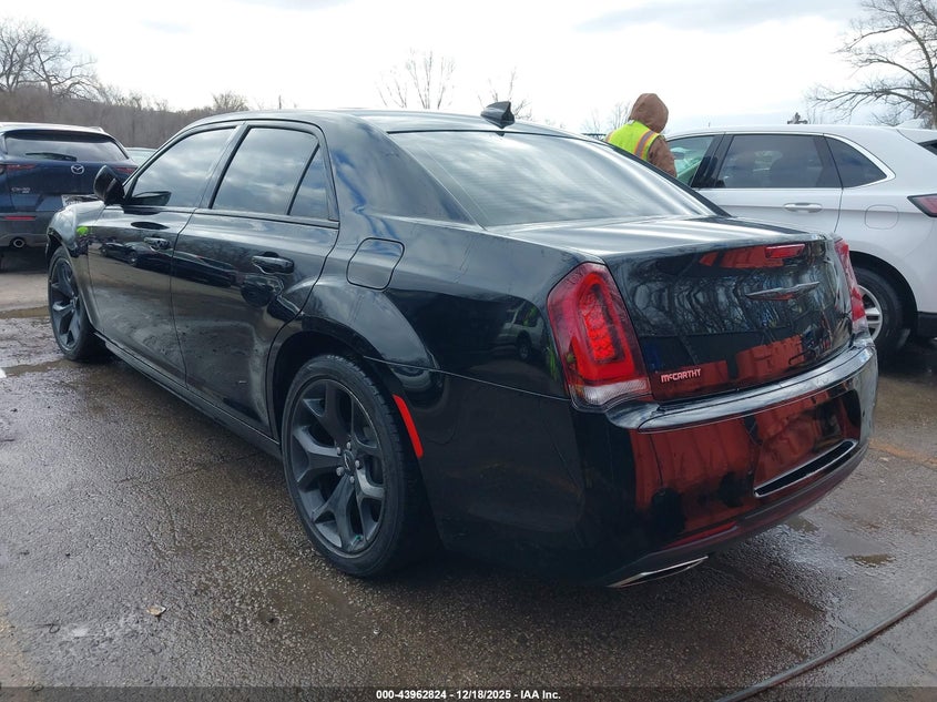 2023 Chrysler 300 Touring L