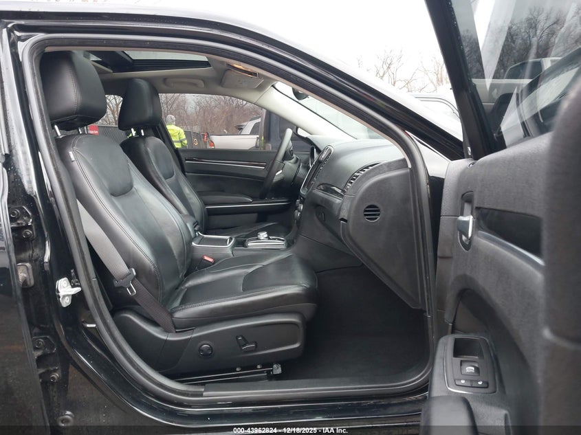 2023 Chrysler 300 Touring L