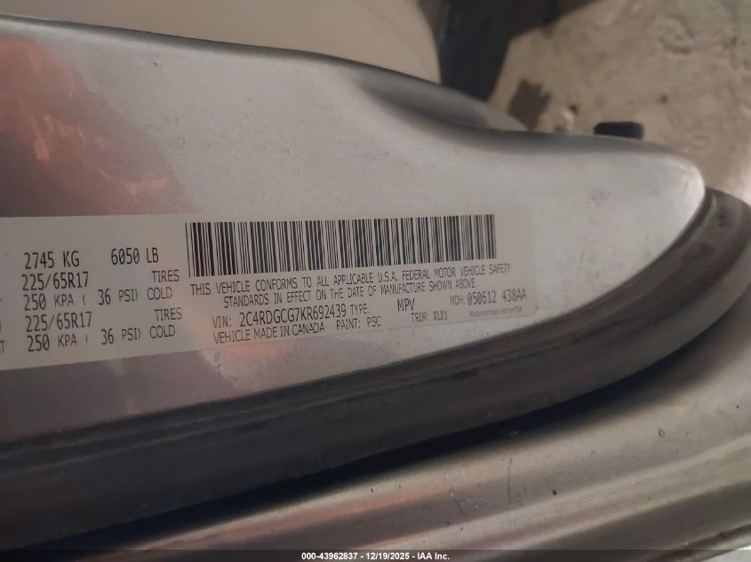 2019 Dodge Grand Caravan Sxt VIN: 2C4RDGCG7KR692439 Lot: 43962837