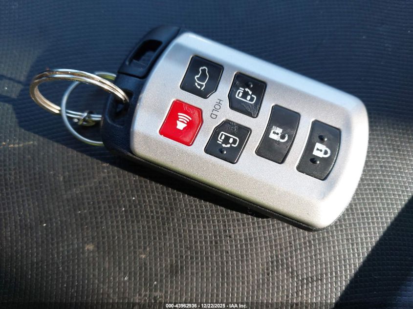 2014 Toyota Sienna Xle V6 8 Passenger VIN: 5TDYK3DC6ES467589 Lot: 43962936