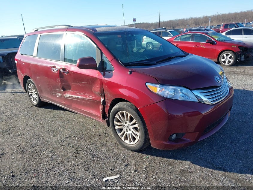 2014 Toyota Sienna Xle V6 8 Passenger