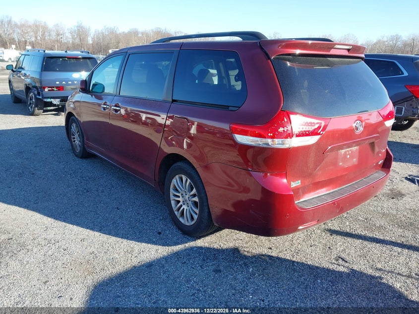 2014 Toyota Sienna Xle V6 8 Passenger