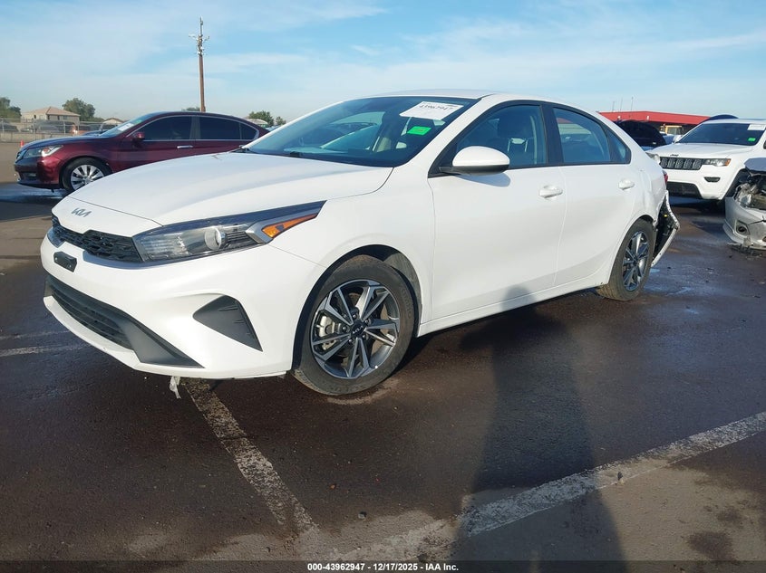 VIN 3KPF24AD8PE643906 2023 KIA FORTE LXS