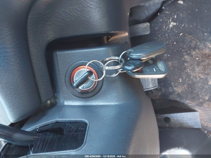 2000 Honda Cr-V Special Edition VIN: JHLRD1871YS014141 Lot: 43963069