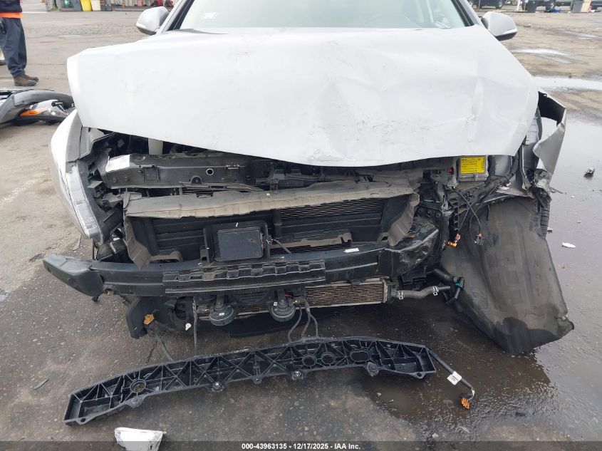 2017 Hyundai Sonata Hybrid Limited VIN: KMHE34L38HA067179 Lot: 43963135