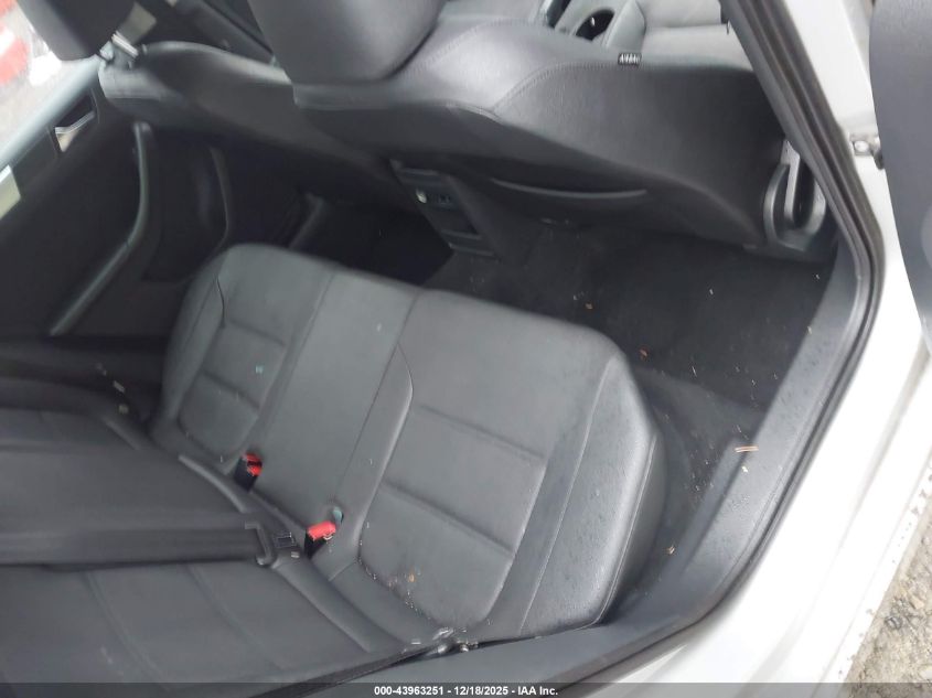 2011 Volkswagen Jetta 2.0L Tdi VIN: 3VWLL7AJ6BM105983 Lot: 43963251