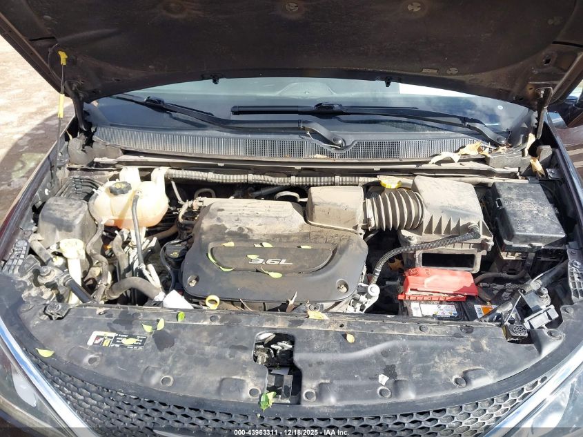 2017 Chrysler Pacifica Touring-L VIN: 2C4RC1BG6HR553137 Lot: 43963311