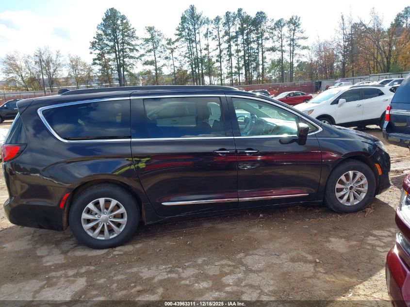 2017 Chrysler Pacifica Touring-L VIN: 2C4RC1BG6HR553137 Lot: 43963311