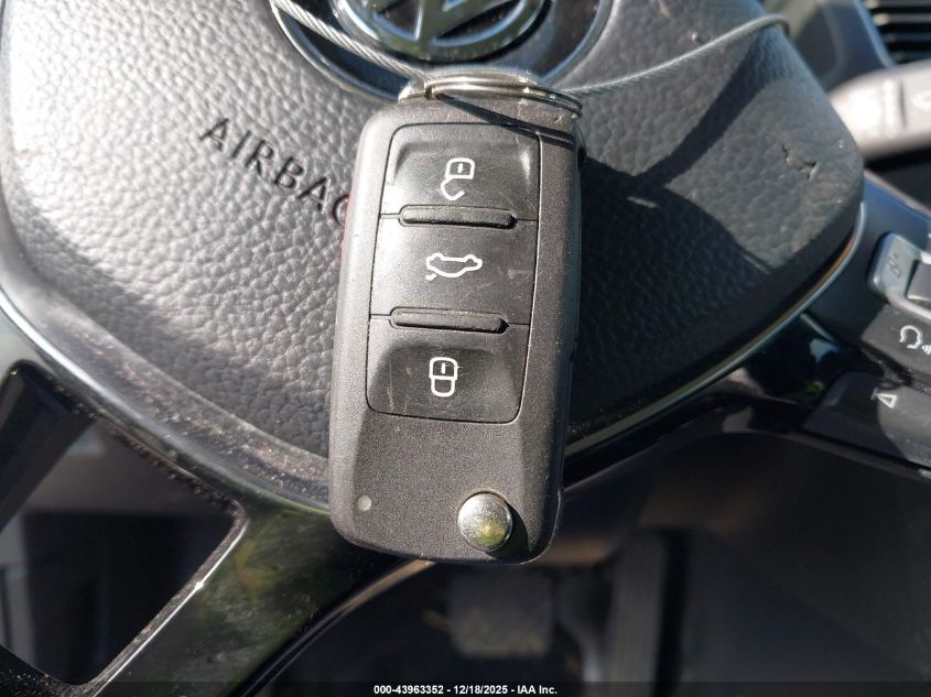 2017 Volkswagen Passat 1.8T Se VIN: 1VWBT7A30HC037414 Lot: 43963352