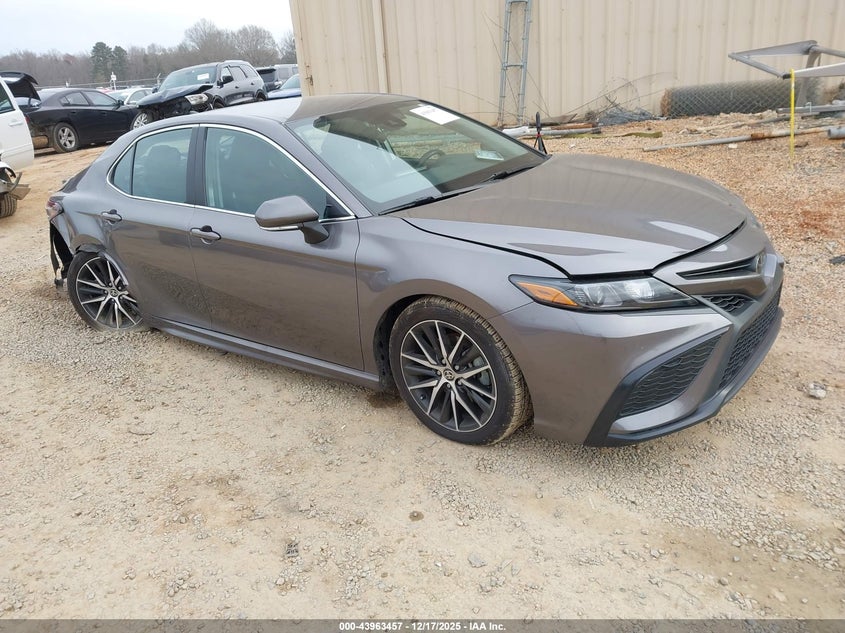 TOYOTA CAMRY SE 2024
