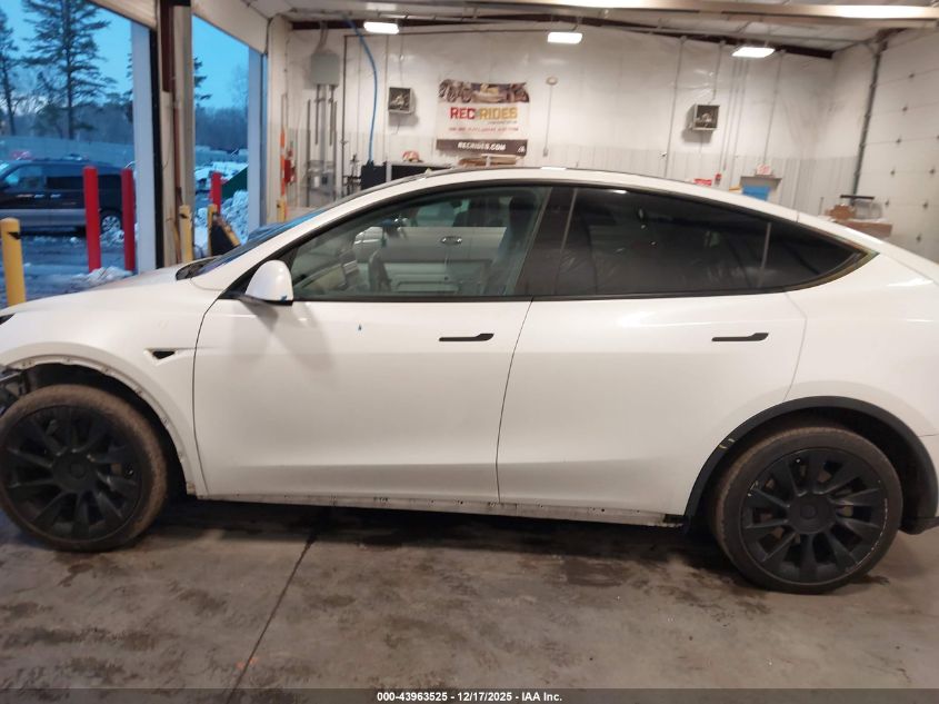 2022 Tesla Model Y Long Range Dual Motor All-Wheel Drive VIN: 7SAYGDEE3NF435942 Lot: 43963525