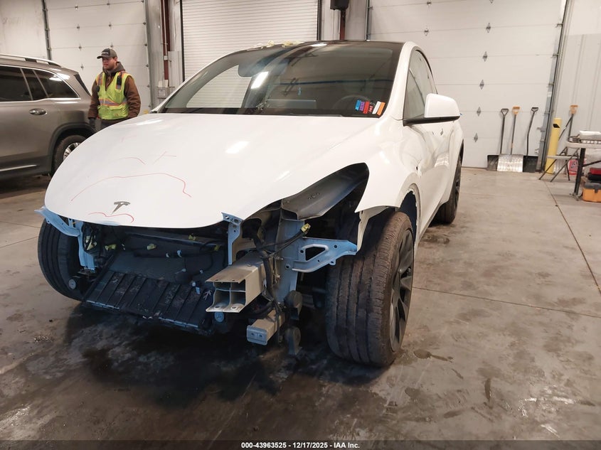 2022 Tesla Model Y Long Range Dual Motor All-Wheel Drive