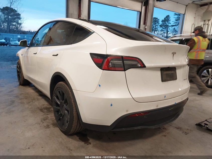 2022 Tesla Model Y Long Range Dual Motor All-Wheel Drive