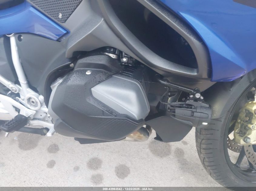 2024 BMW R 1250 Rt VIN: WB10L0307R6J04561 Lot: 43963542