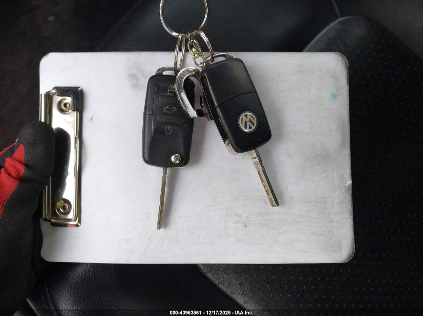 2009 Volkswagen New Beetle 2.5L VIN: 3VWPW31C79M513051 Lot: 43963561