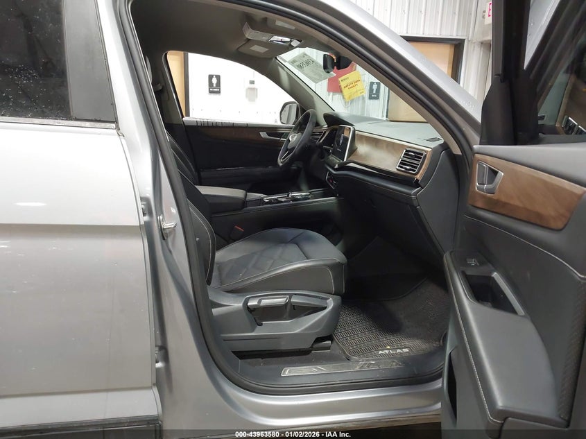 2024 Volkswagen Atlas 2.0T Se W/Technology