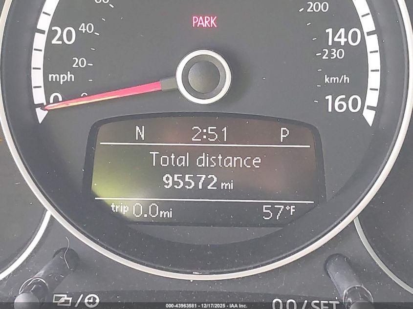 2015 Volkswagen Beetle 1.8T Classic VIN: 3VWF17AT3FM603262 Lot: 43963581