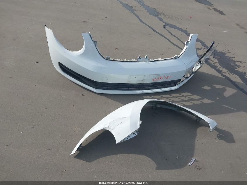 2015 Volkswagen Beetle 1.8T Classic VIN: 3VWF17AT3FM603262 Lot: 43963581