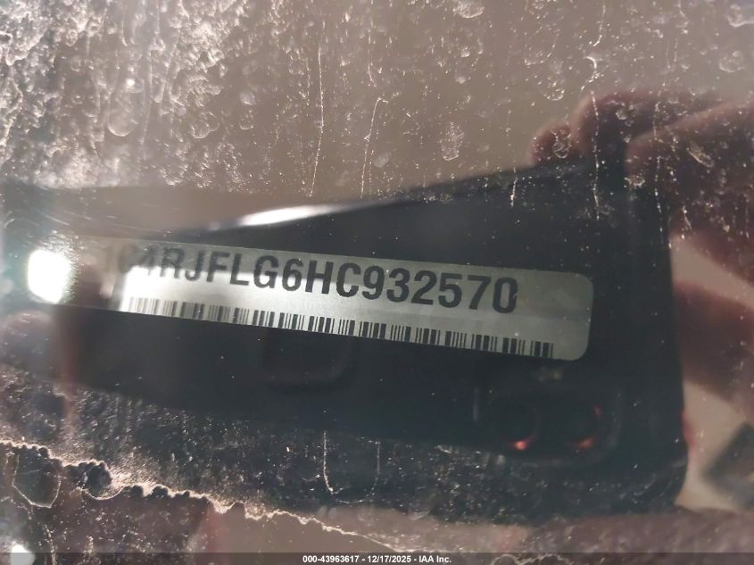 2017 Jeep Grand Cherokee Trailhawk 4X4 VIN: 1C4RJFLG6HC932570 Lot: 43963617