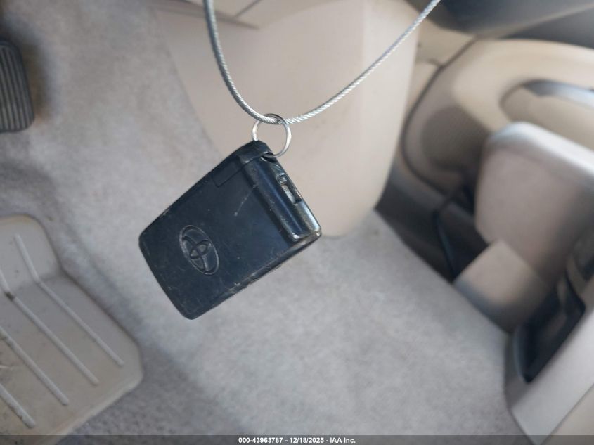 2004 Toyota Prius VIN: JTDKB20U640009969 Lot: 43963787