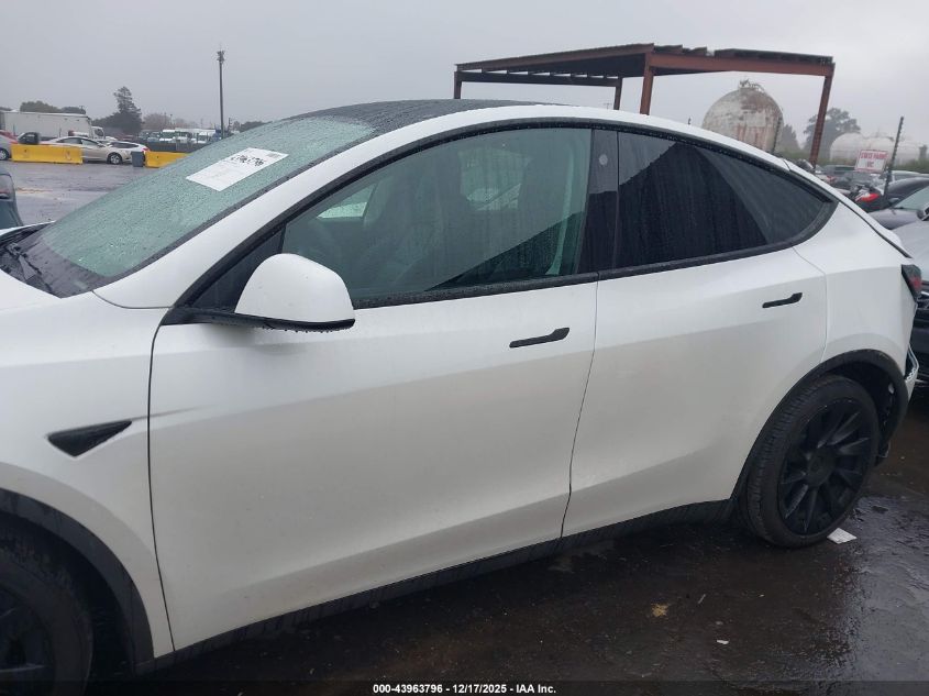 2021 Tesla Model Y Long Range Dual Motor All-Wheel Drive VIN: 5YJYGDEE4MF214863 Lot: 43963796