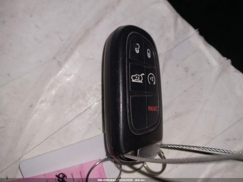 2015 Jeep Cherokee Latitude VIN: 1C4PJLCB1FW721881 Lot: 43963842