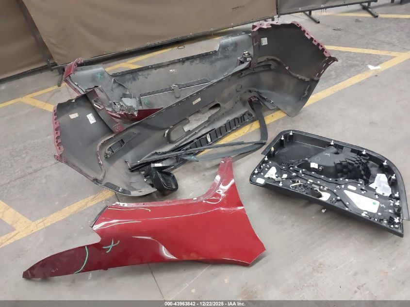 2015 Jeep Cherokee Latitude VIN: 1C4PJLCB1FW721881 Lot: 43963842