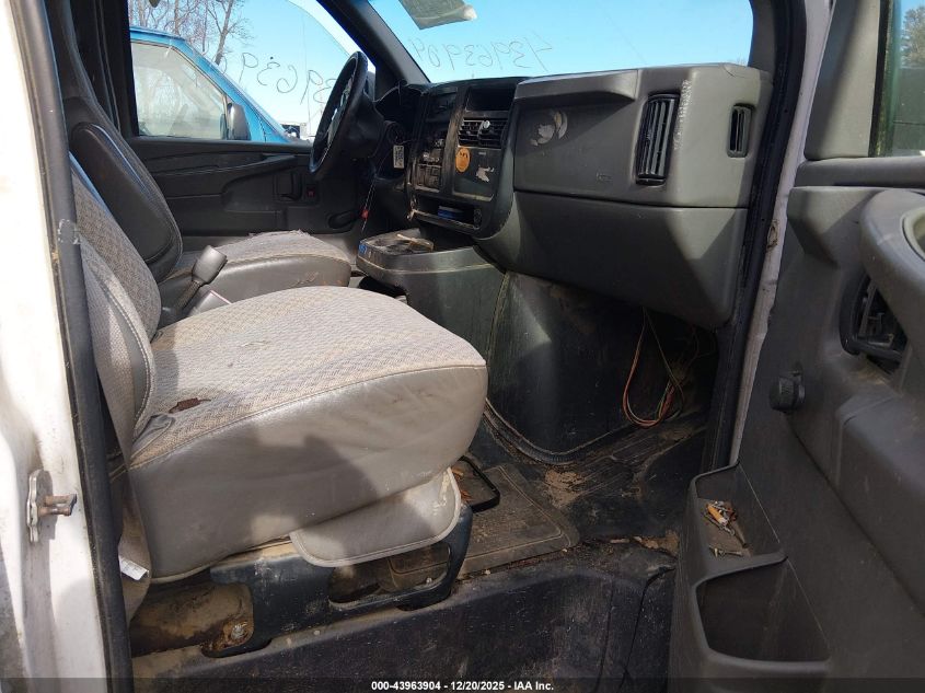 2006 GMC Savana Work Van