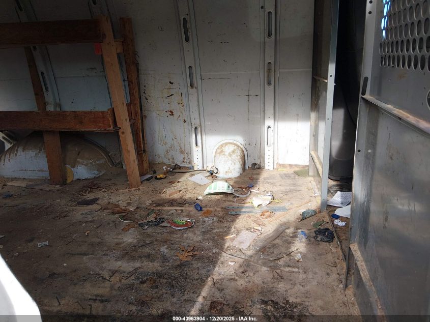 2006 GMC Savana Work Van VIN: 1GTFG15X261217215 Lot: 43963904