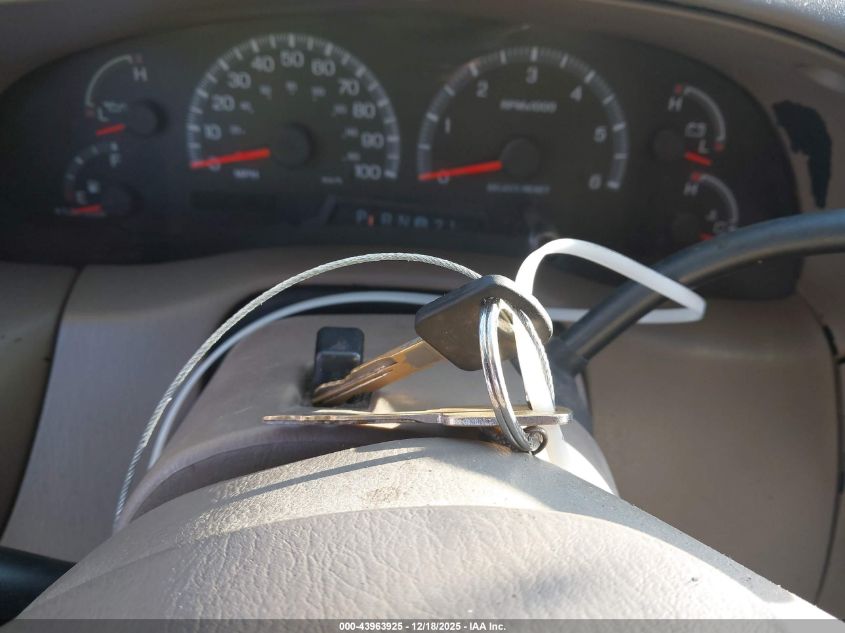 2000 Ford F-150 Lariat/Xl/Xlt VIN: 1FTRX07L4YKB45917 Lot: 43963925