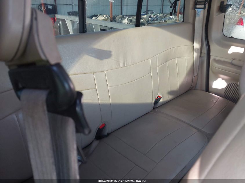 2000 Ford F-150 Lariat/Xl/Xlt VIN: 1FTRX07L4YKB45917 Lot: 43963925