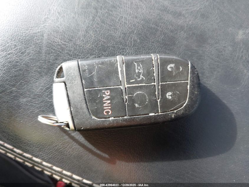 2015 Chrysler 300C VIN: 2C3CCAEG7FH818821 Lot: 43964023